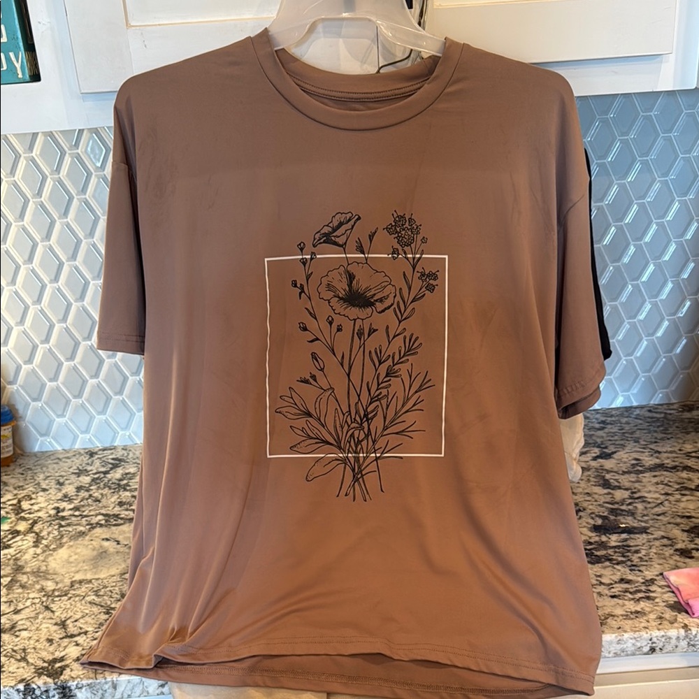 Gildan Tan T-Shirt with Graphic Print